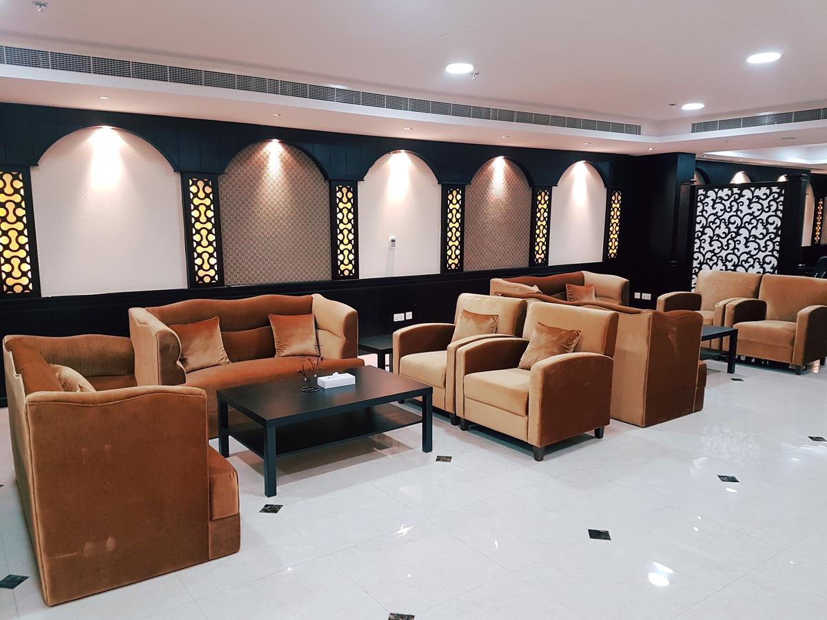 Aparthotel White Moon Al Sadd 3*